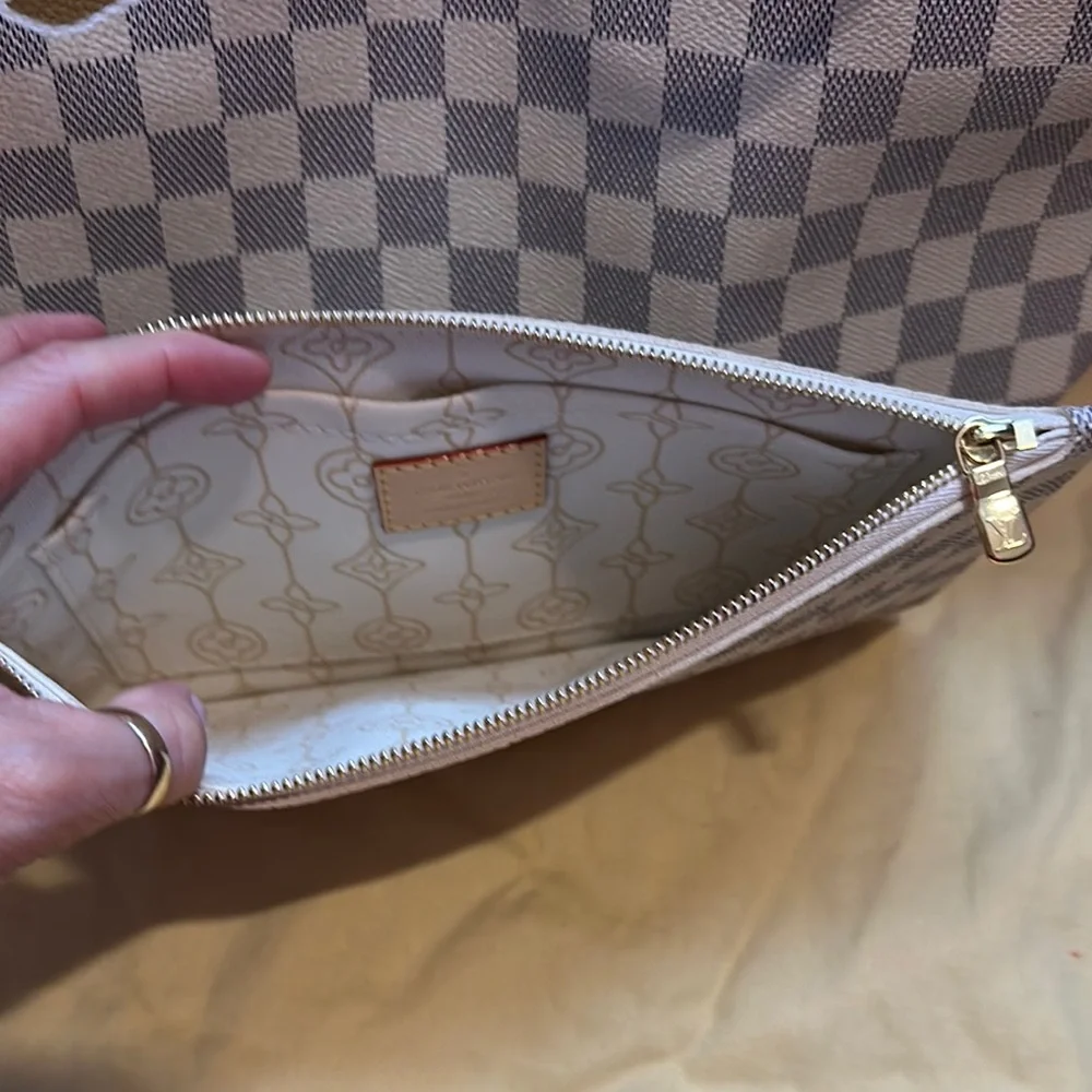 Louis Vuitton Pink and Brown Tote Bag with Classic Design - Picture 7 of 9
